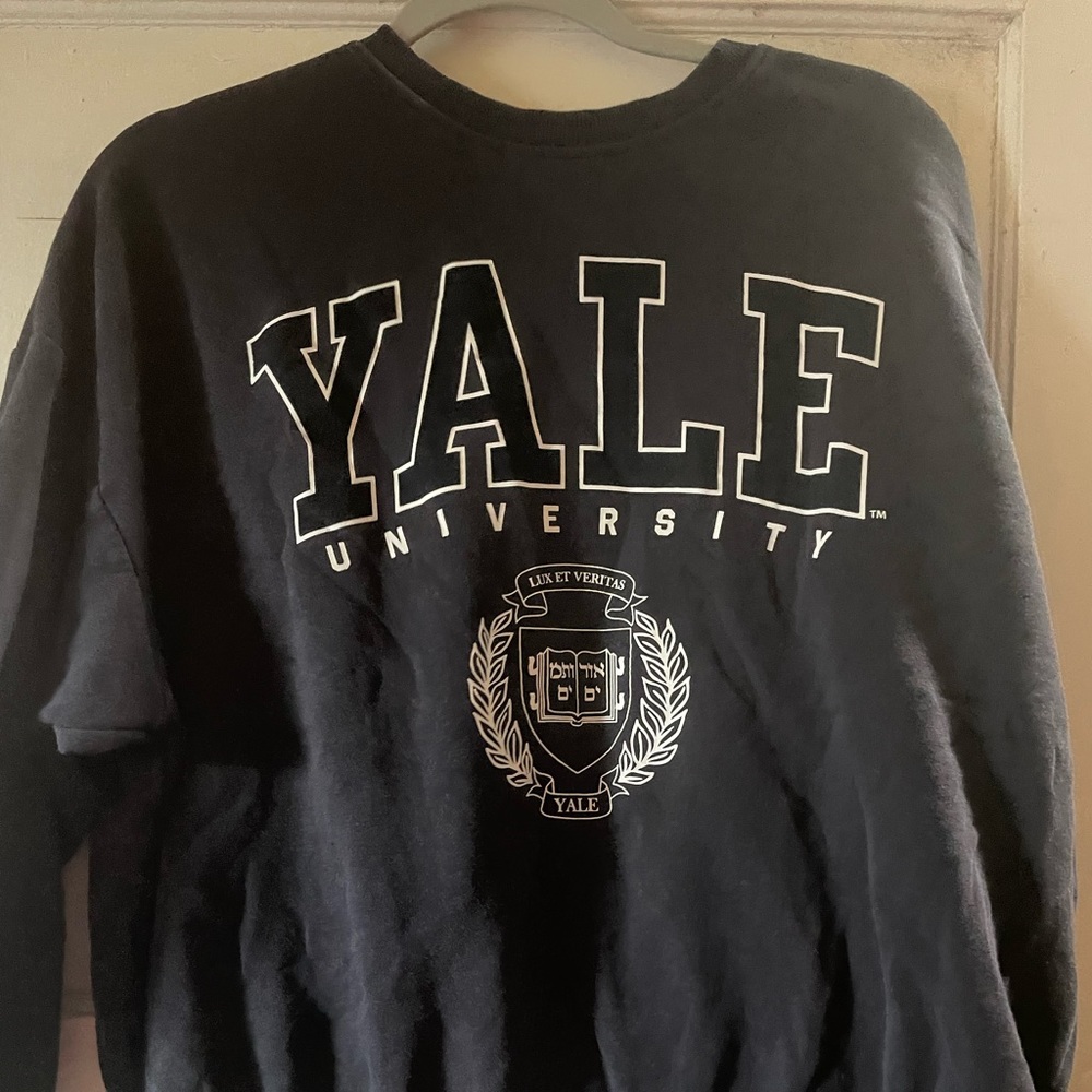 Yale women crewneck